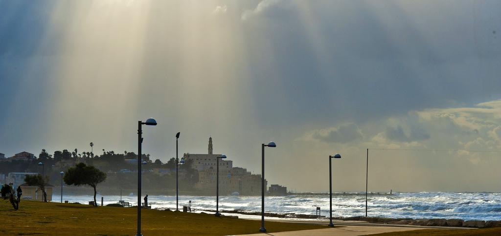 Apartment With Sea View And Balcony Facing West By Sea N' Rent Tel Aviv Exterior foto